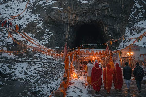 Introduction-ot-Amarnath-Cave