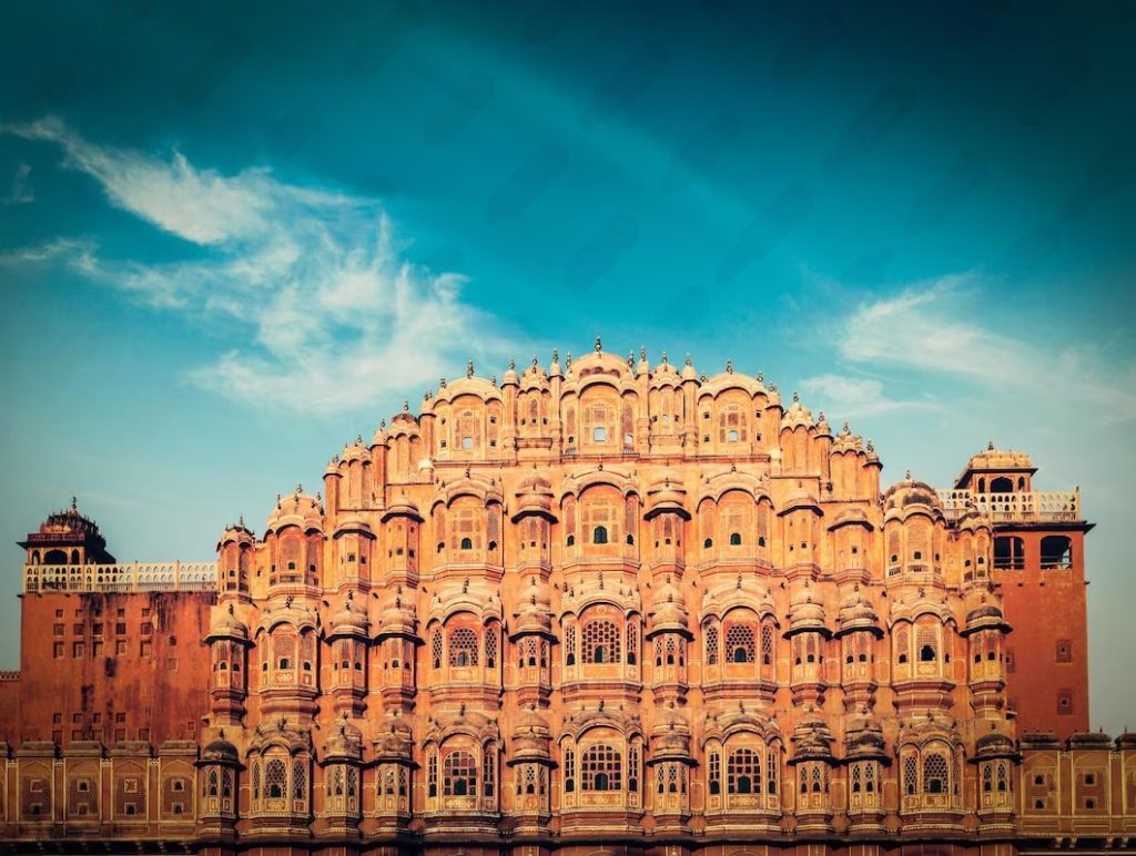 hawa-mahal-palace-winds-jaipur-rajasthan_163782-11241